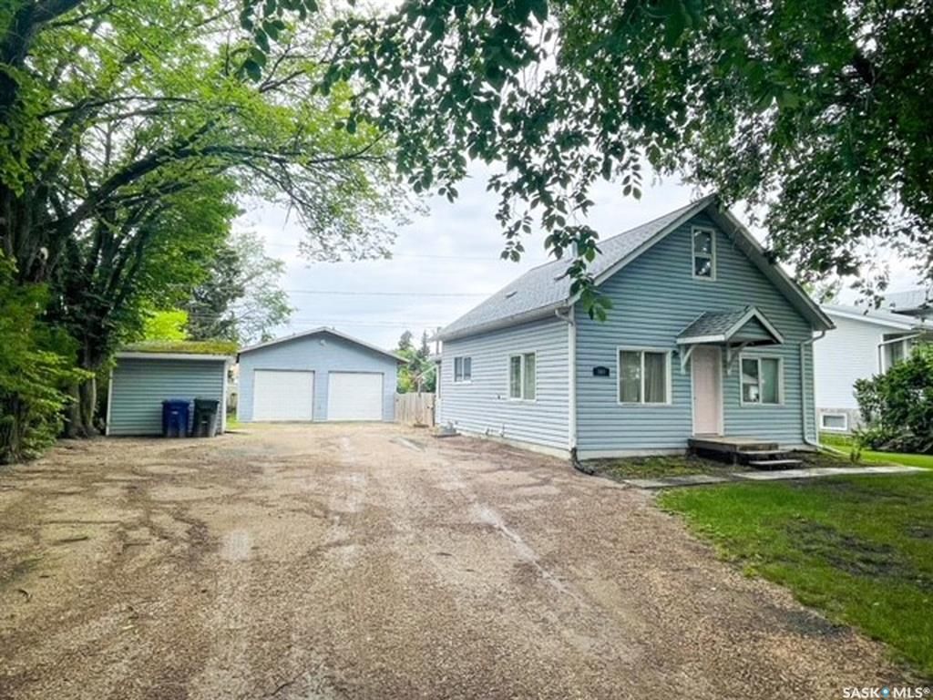 Main Photo: 507 1st Street East in Meadow Lake: Residential for sale : MLS®# SK904697