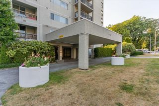 Photo 2: 104 550 EIGHTH Street in New Westminster: Uptown NW Condo for sale in "Park Ridge" : MLS®# R2723162