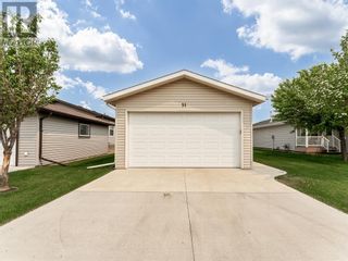 Photo 2: 31 Chartwell Place SE in Medicine Hat: House for sale : MLS®# A2050470