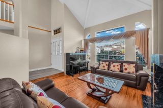 Photo 3: 2952 WATERFORD Place in Coquitlam: Westwood Plateau House for sale : MLS®# R2874223