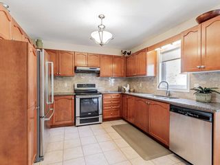 Photo 9: 1 Gidleigh Park Crescent in Vaughan: Islington Woods House (2-Storey) for sale : MLS®# N5394016