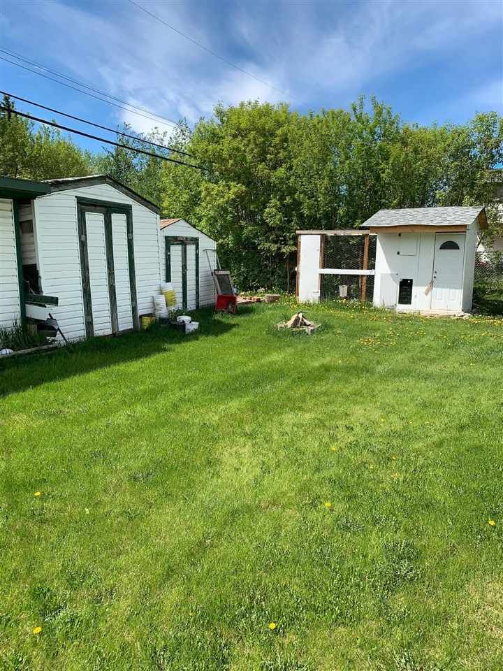 Photo 3: Photos: 10356 99 Street: Taylor Manufactured Home for sale (Fort St. John (Zone 60))  : MLS®# R2542502