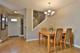 Photo 6: 6143 E GREENSIDE Drive in Surrey: Cloverdale BC Townhouse for sale (Cloverdale)  : MLS®# R2419802