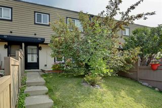 Photo 2: 132 3809 45 Street SW in Calgary: Glenbrook Row/Townhouse for sale : MLS®# A1245064