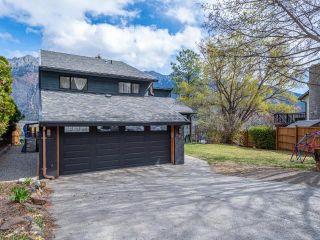 Photo 2: 842 EAGLESON Crescent: Lillooet House for sale (South West)  : MLS®# 172343
