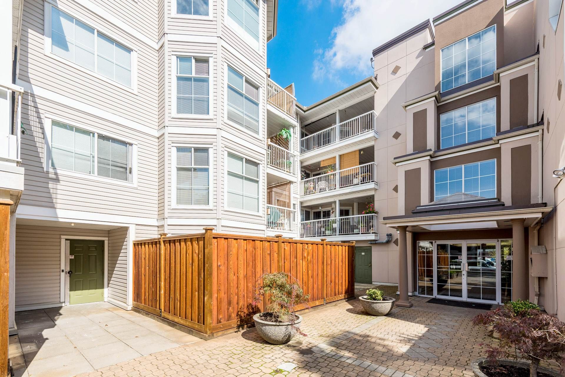 Main Photo: 312 2678 DIXON Street in Port Coquitlam: Central Pt Coquitlam Condo for sale in "The Springdale" : MLS®# R2307158
