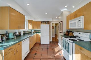Photo 17: 310 King George Terr in Oak Bay: OB Gonzales House for sale : MLS®# 941327