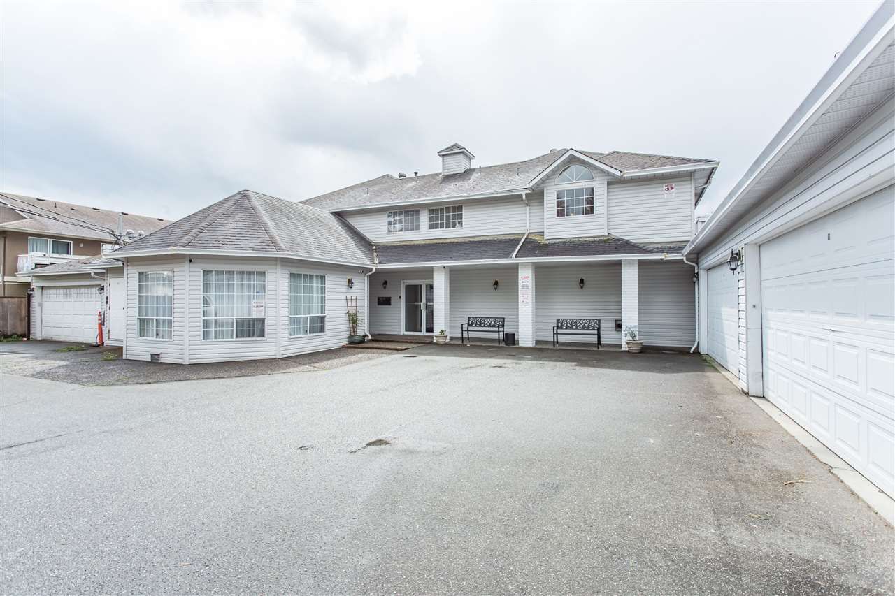 Main Photo: 4 46384 YALE Road in Chilliwack: Chilliwack E Young-Yale Townhouse for sale in "Carriage Place" : MLS®# R2452859