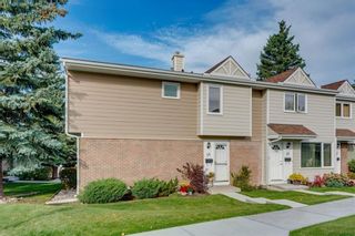 Photo 2: 14 3620 51 Street SW in Calgary: Glenbrook Row/Townhouse for sale : MLS®# C4265108