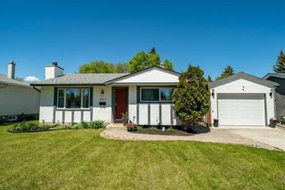 Photo 1: 6611 BETSWORTH Avenue in Winnipeg: Charleswood Residential for sale (1G)  : MLS®# 202209214