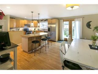 Photo 5: 742 Haliburton Rd in VICTORIA: SE Cordova Bay House for sale (Saanich East)  : MLS®# 723676