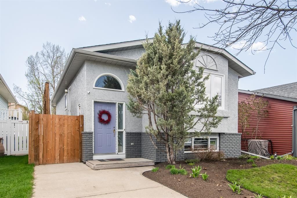 Main Photo: 19 Shawinigan Rise SW in Calgary: Shawnessy Detached for sale : MLS®# A1220418