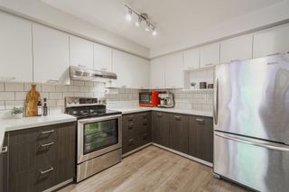 Photo 5: 234 2565 W BROADWAY in Vancouver: Kitsilano Townhouse for sale in "TRAFALGAR MEWS" (Vancouver West)  : MLS®# R2598629