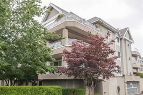 Photo 1: 302 5568 201A Street in Langley: Langley City Condo for sale : MLS®# R2140790