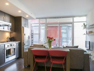 Photo 4: 610 88 W 1ST Avenue in Vancouver: False Creek Condo for sale in "The One" (Vancouver West)  : MLS®# R2154271