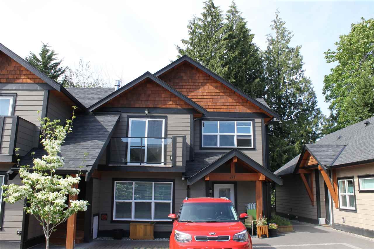 Main Photo: 207 518 SHAW ROAD in Gibsons: Gibsons & Area Townhouse for sale (Sunshine Coast)  : MLS®# R2053889