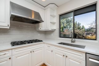 Photo 7: 7 ESCOLA Bay in Port Moody: Barber Street House for sale : MLS®# R2833077