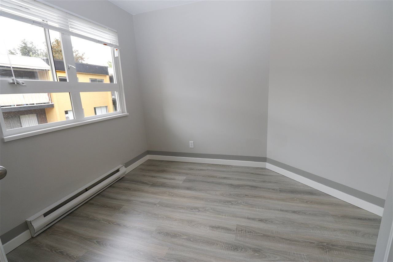 Photo 9: Photos: 205 20125 55A Avenue in Langley: Langley City Condo for sale in "BLACKBERRY LANE II" : MLS®# R2490033