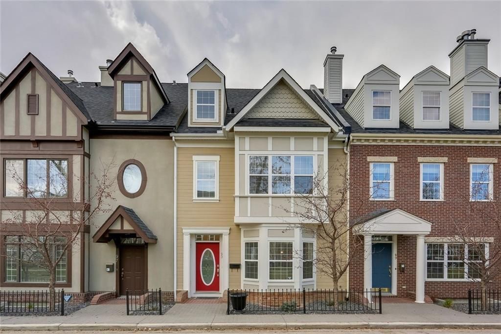 Main Photo: 93 SOMME Boulevard SW in Calgary: Garrison Woods Row/Townhouse for sale : MLS®# C4241800