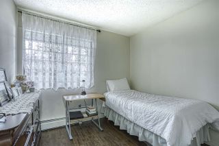 Photo 11: 204 13316 OLD YALE Road in Surrey: Whalley Condo for sale in "YALE HOUSE" (North Surrey)  : MLS®# R2431900