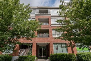 Photo 1: 406 189 Ontario Place in Mayfair: Home for sale