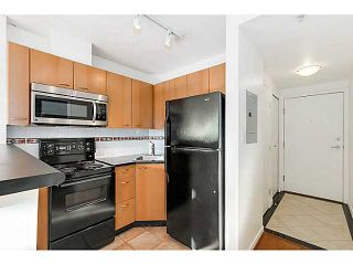 Photo 2: 303 1367 ALBERNI Street in Vancouver: West End VW Condo for sale in "THE LIONS" (Vancouver West)  : MLS®# V1099854