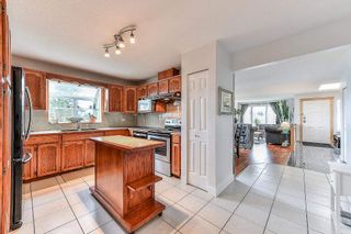 Photo 3: 11491 WELLINGTON Crescent in Surrey: Bolivar Heights House for sale in "wellington terrace" (North Surrey)  : MLS®# R2254675