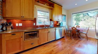 Photo 11: 2635 Mt. Stephen Ave in Victoria: Vi Oaklands House for sale : MLS®# 854898