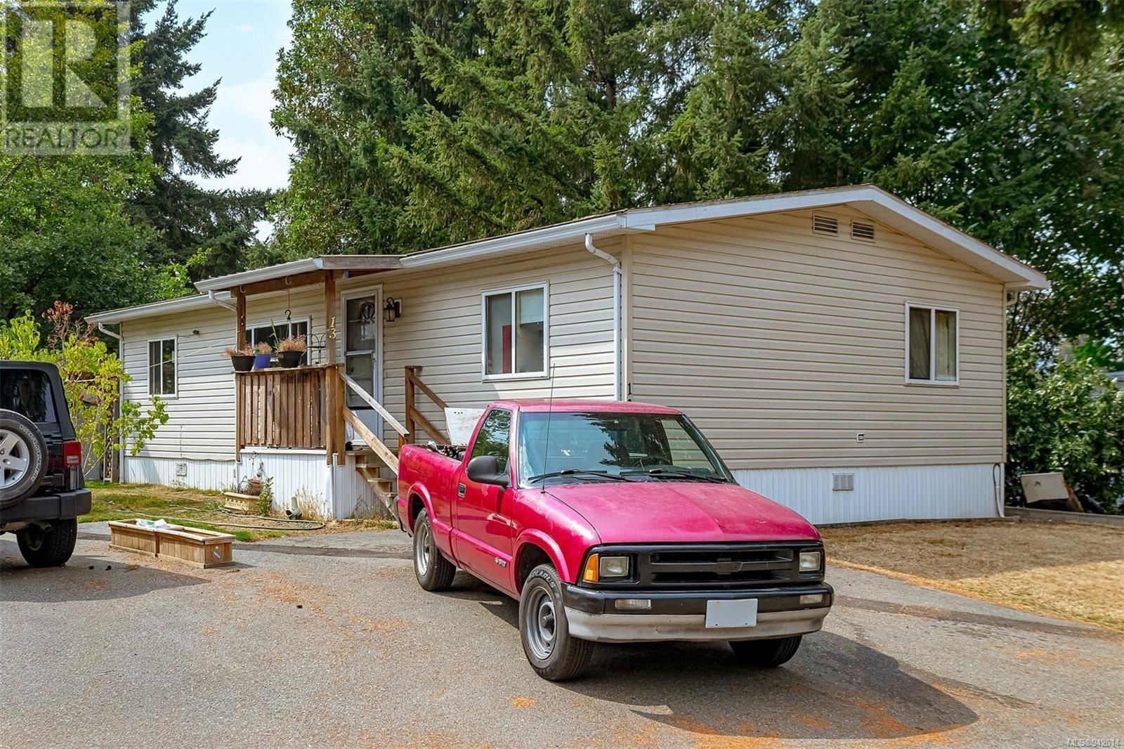 Main Photo: 13 25 Maki Rd in Nanaimo: House for sale : MLS®# 942014