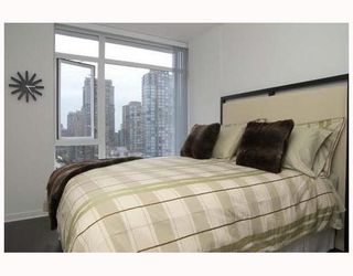 Photo 6: 1007 480 ROBSON Street in Vancouver: Downtown VW Condo for sale in "R&R" (Vancouver West)  : MLS®# V673093