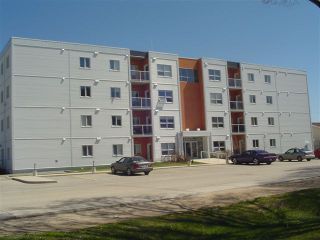 Photo 1: 39 1ST Avenue in GIMLI: Manitoba Other Condominium for sale : MLS®# 1204286