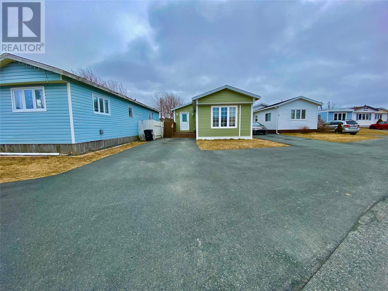 Main Photo: 5 Hussey Drive in St. Johns: House for sale : MLS®# 1257543