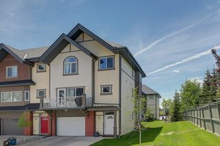 Photo 2: 1707 WENTWORTH Villa SW in Calgary: West Springs Row/Townhouse for sale : MLS®# C4253593