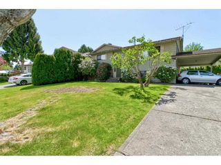 Photo 3: 2265 MADRONA Place in Surrey: King George Corridor House for sale in "MADRONA PLACE" (South Surrey White Rock)  : MLS®# R2577290