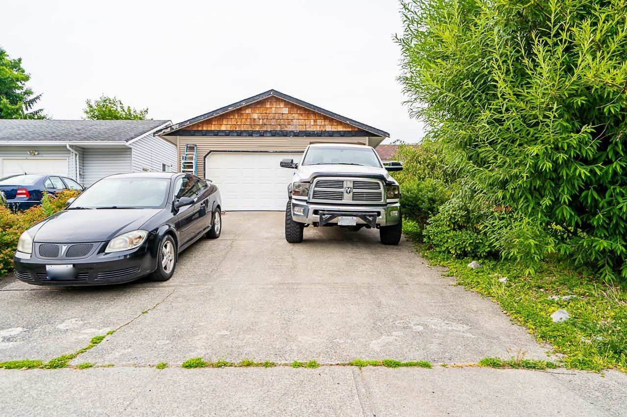 Main Photo: 24855 118A Avenue in Maple Ridge: Websters Corners House for sale : MLS®# R2798417