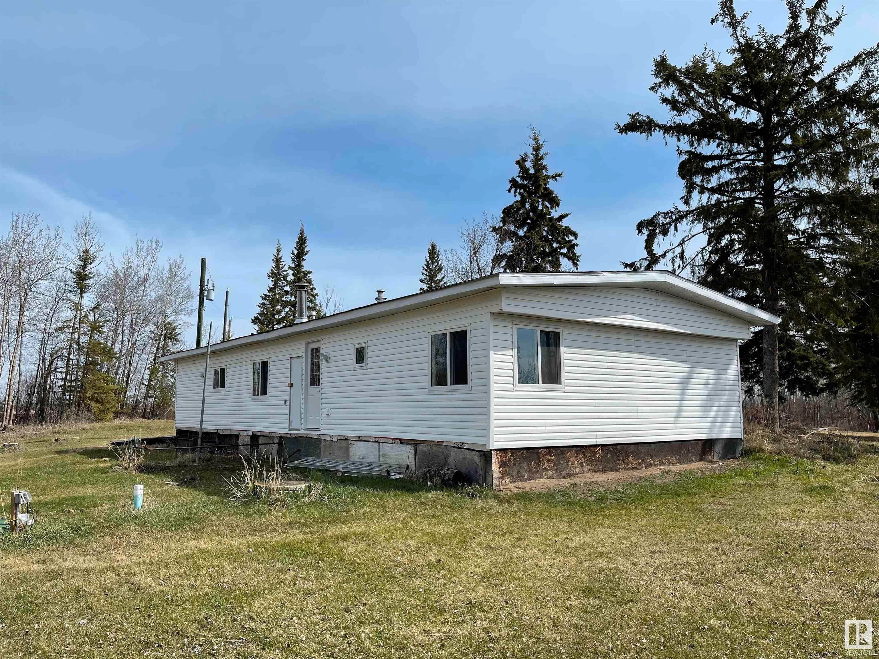 Main Photo: 2329 TWP RD 552: Rural Lac Ste. Anne County House for sale : MLS®# E4290809