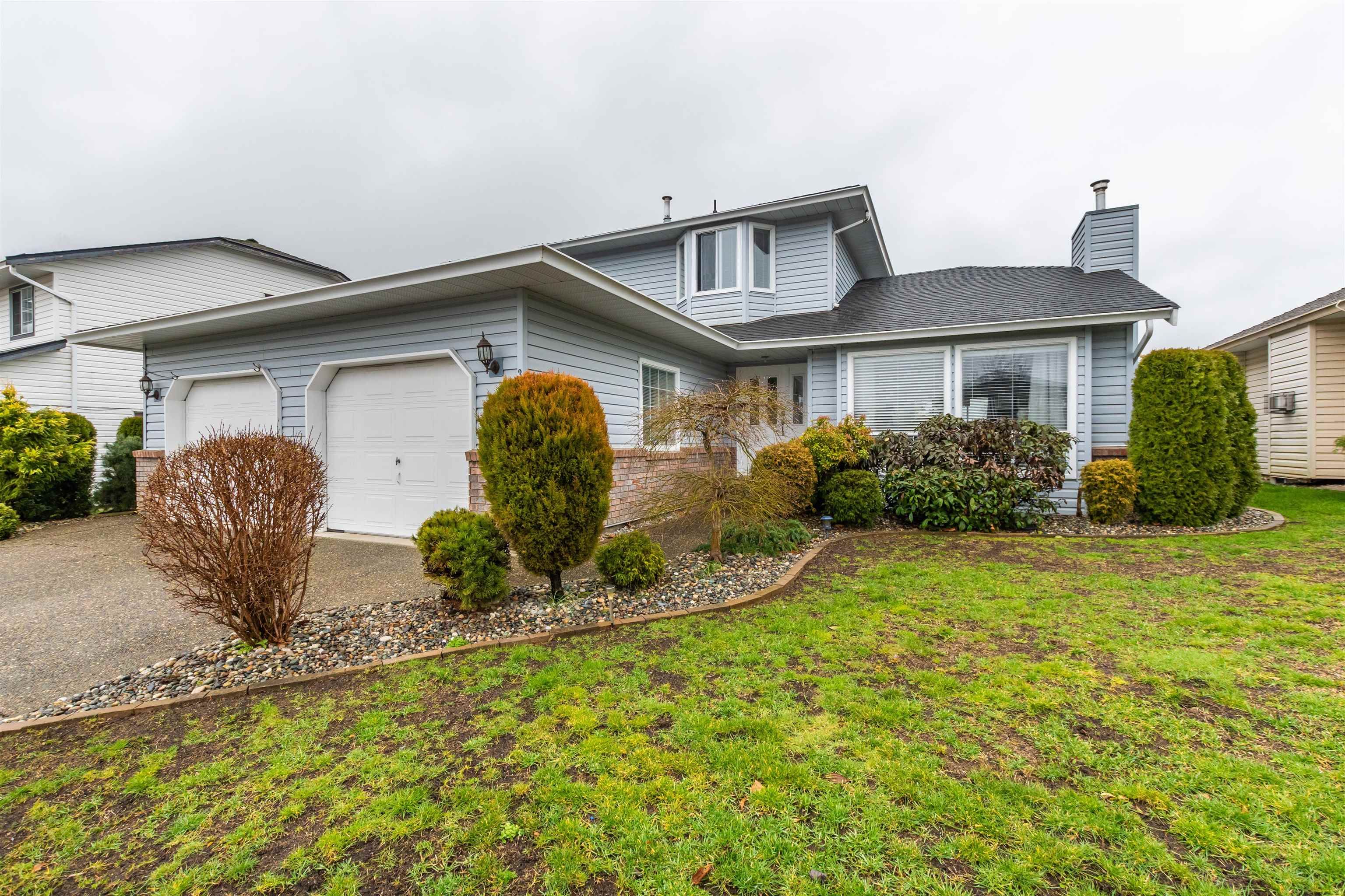 Main Photo: 3035 CASSIAR Avenue in Abbotsford: Abbotsford East House for sale : MLS®# R2663903