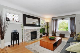 Photo 2: 3667 DUNBAR Street in Vancouver: Dunbar House for sale (Vancouver West)  : MLS®# V1080025