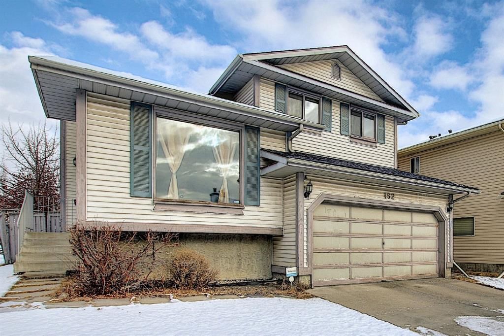 Main Photo: 152 Woodmark Crescent SW in Calgary: Woodbine Detached for sale : MLS®# A1054645