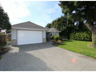 Photo 1: 6393 190TH Street in Surrey: Cloverdale BC House for sale (Cloverdale)  : MLS®# F1405826