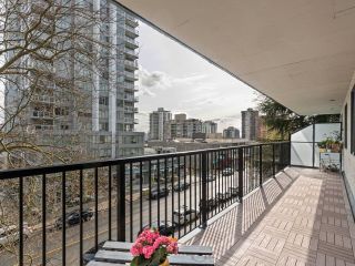 Photo 4: 207 150 E 15TH Street in North Vancouver: Central Lonsdale Condo for sale in "Lions Gate Plaza" : MLS®# R2691801