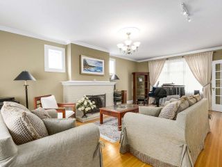 Photo 2: 1689 W 62ND Avenue in Vancouver: South Granville House for sale in "SOUTH GRANVILLE" (Vancouver West)  : MLS®# R2161750