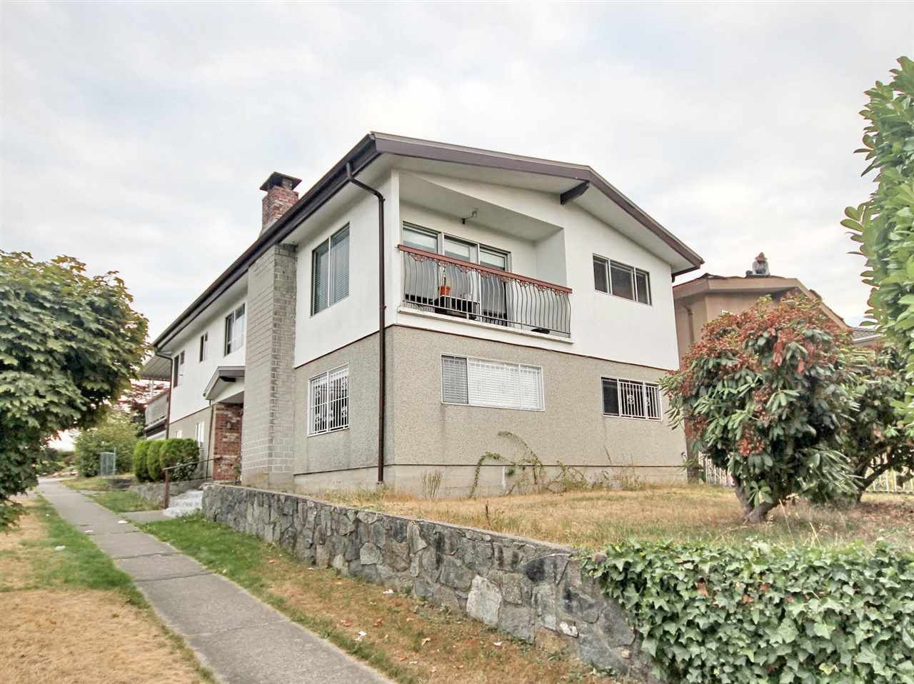 Main Photo: 3514 PRICE Street in Vancouver: Collingwood VE House for sale in "Collingwood" (Vancouver East)  : MLS®# R2466330