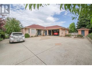 Photo 2: 312 Uplands Drive in Kelowna: House for sale : MLS®# 10306913