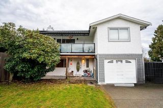 Photo 1: 26533 30A Avenue in Langley: Aldergrove Langley House for sale : MLS®# R2845565