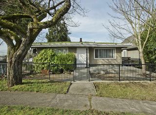 Photo 1: 5495 FLEMING Street in Vancouver: Knight House for sale (Vancouver East)  : MLS®# R2045915
