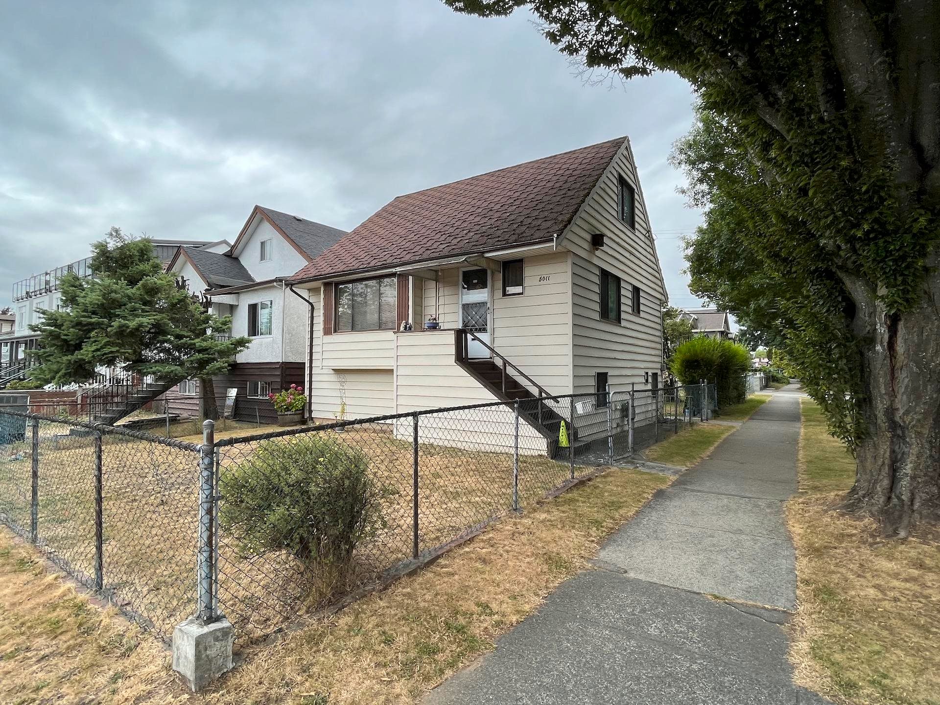 Main Photo: 5011 EARLES Street in Vancouver: Collingwood VE House for sale (Vancouver East)  : MLS®# R2715093