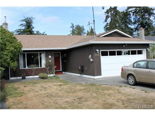 Main Photo: 708 Miller Ave in VICTORIA: SW Royal Oak House for sale (Saanich West)  : MLS®# 739540