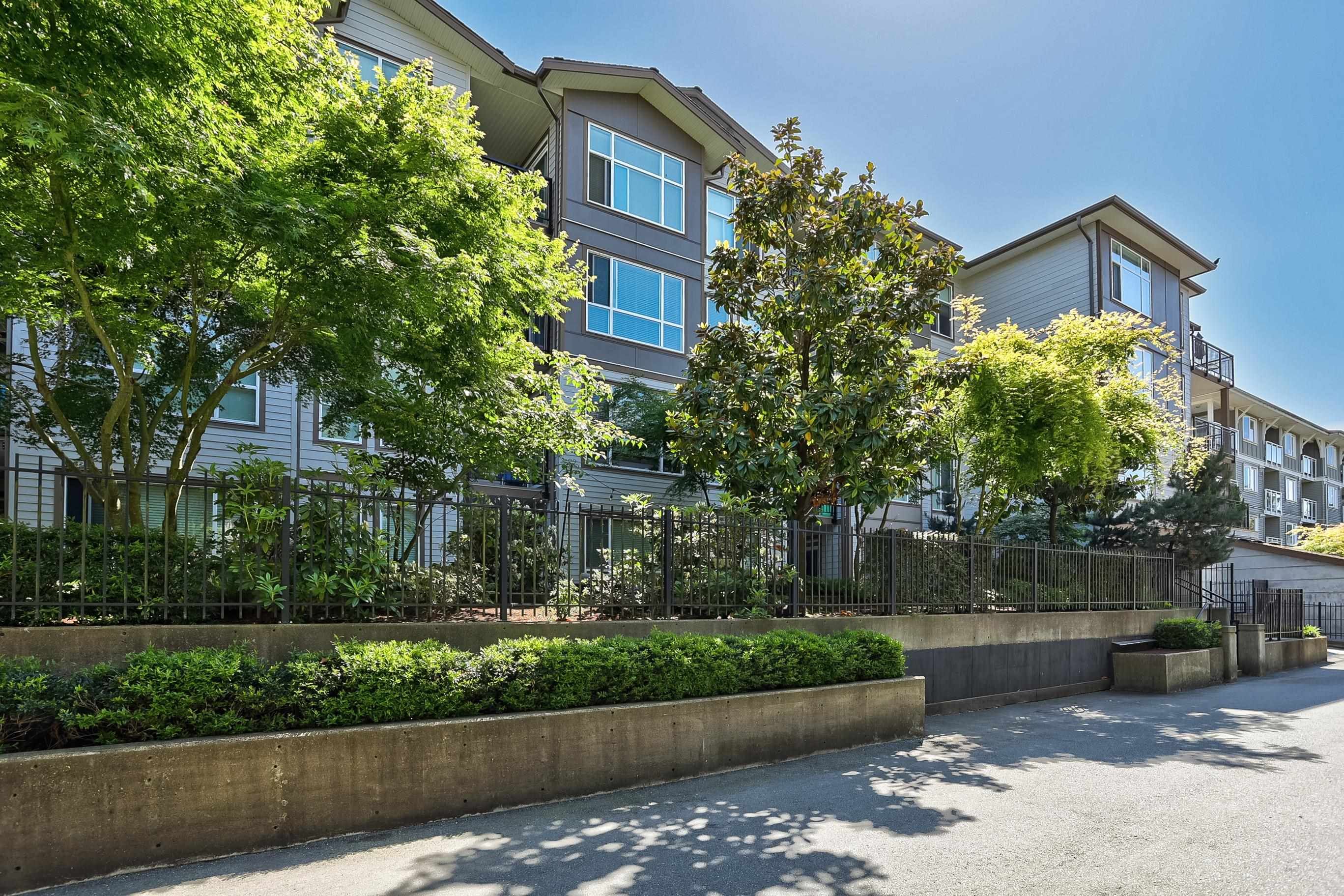Main Photo: 113 2343 ATKINS Avenue in Port Coquitlam: Central Pt Coquitlam Condo for sale in "Pearl" : MLS®# R2801030