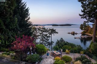 Photo 1: 1736 Shearwater Terr in NORTH SAANICH: NS Lands End House for sale (North Saanich)  : MLS®# 821433